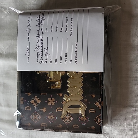 NWT Disneyland Castle Gold Cast Metal Wine Stopper - Picture 6 of 6